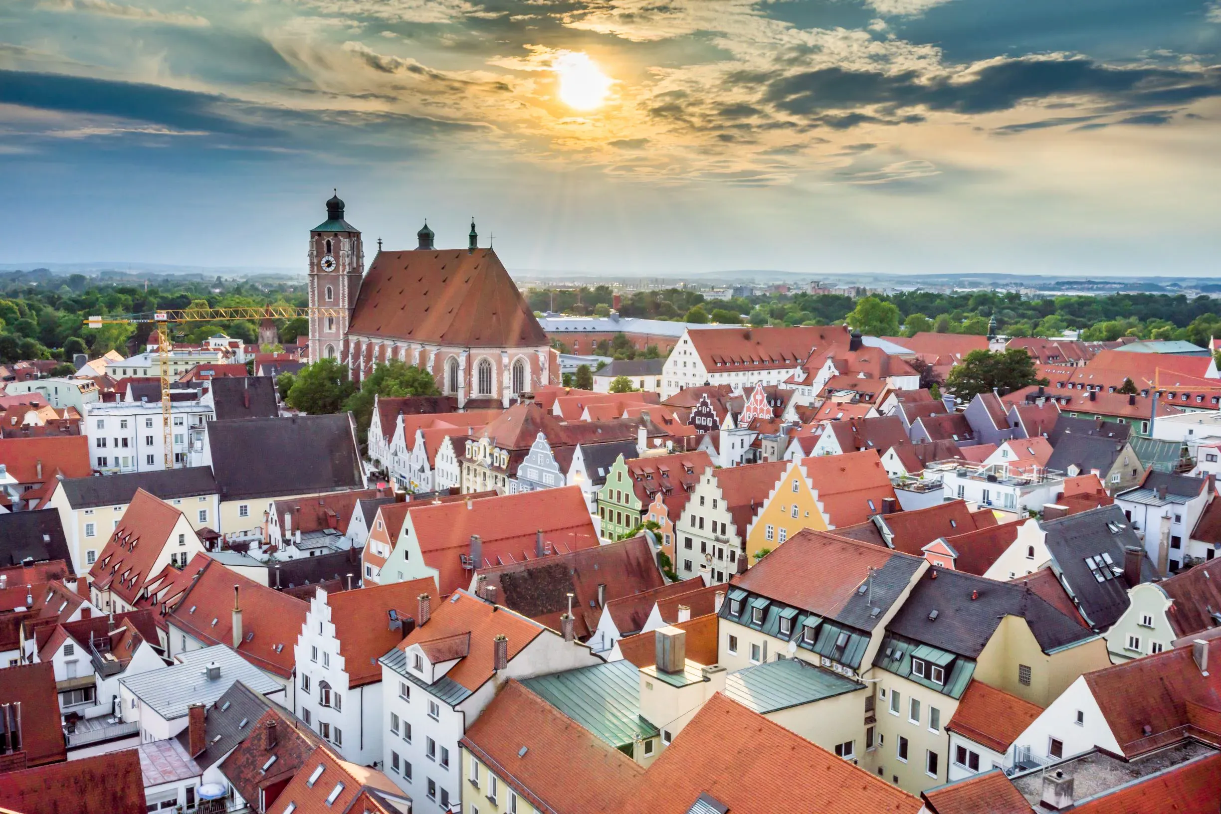 Luftbild von Ingolstadt - Münster im Hintergrund